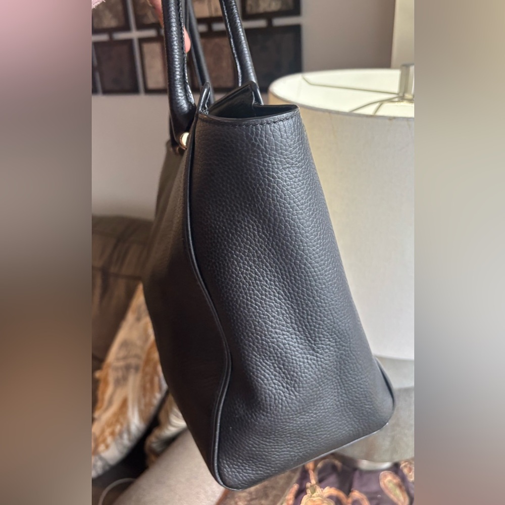 Authentic Kate Spade pebbled leather zip top large Tote with tassels - Picture 7 of 15